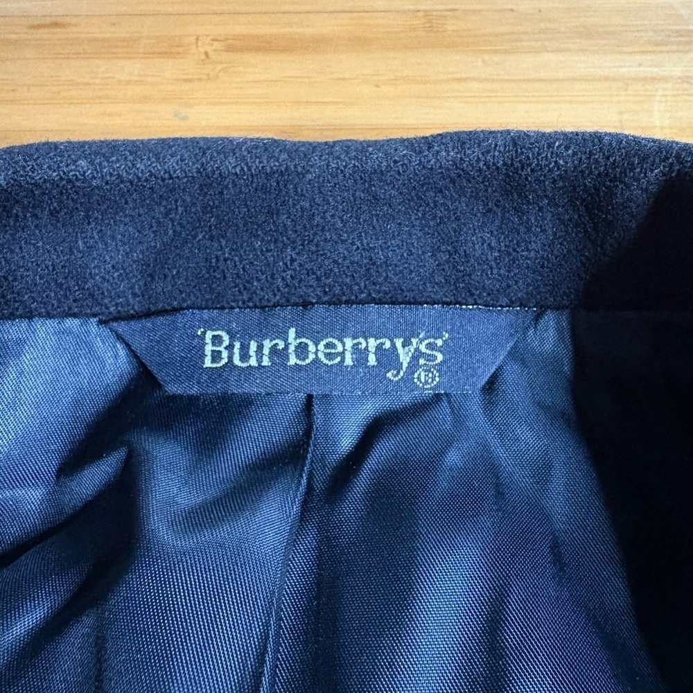 EUC Burberrys Navy Blazer. Size M (See Measurements) - Picture 3 of 8